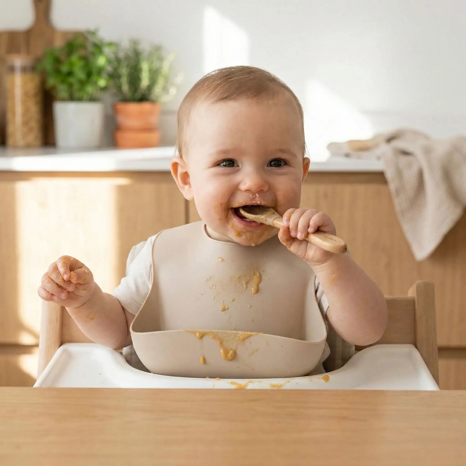 bavoir bebe mange