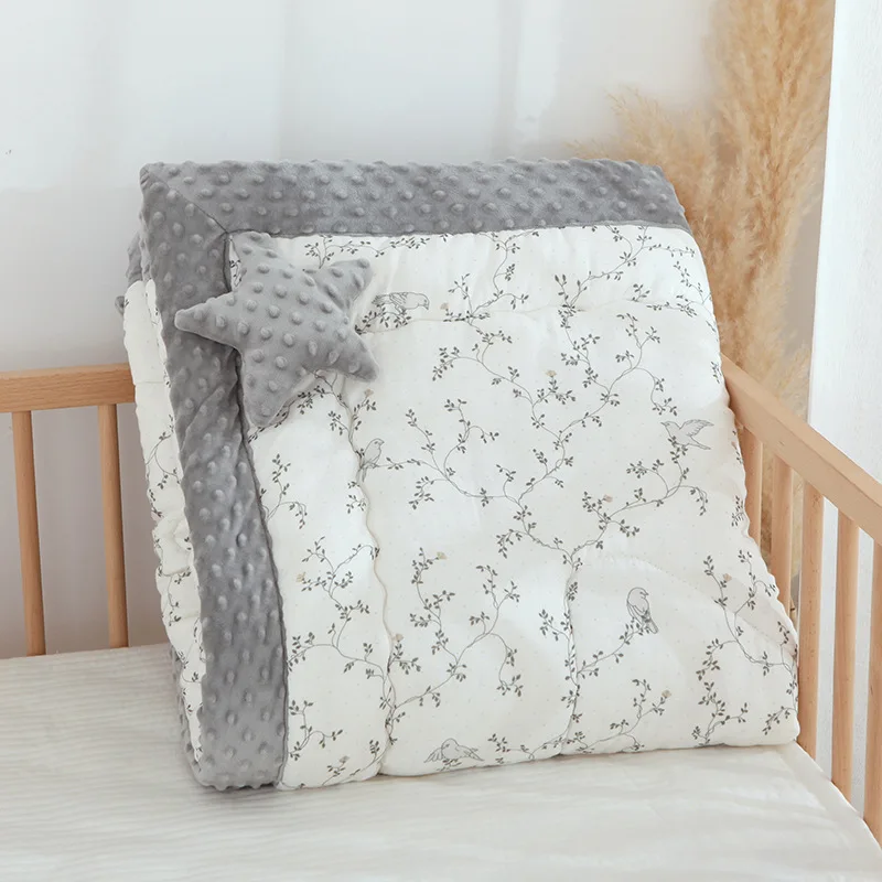 couverture bébé gris foncé